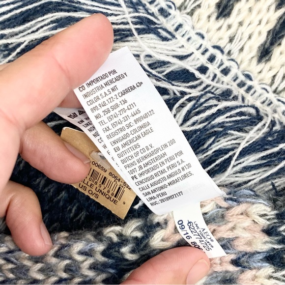 NWT American Eagle Fringed Knit Scarf - Picture 7 of 10